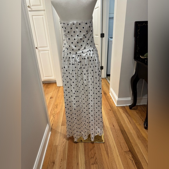 Elegant Polka Dot Strapless Maxi Dress - Picture 10 of 10